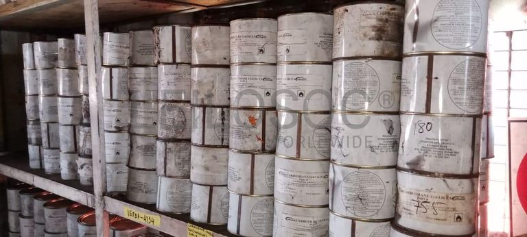 Diversos + Diversos + Rolo de fita + Diversos + Papel higiénico + Diversos + Diversos + Diversos + Diversos + Diversos + Tinta dulux + Diversos + Placas de sinalização + Contentor de 40P ·