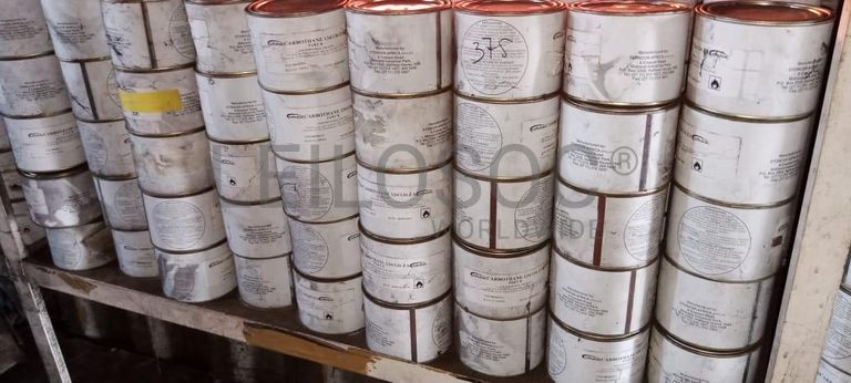 Diversos + Diversos + Rolo de fita + Diversos + Papel higiénico + Diversos + Diversos + Diversos + Diversos + Diversos + Tinta dulux + Diversos + Placas de sinalização + Contentor de 40P ·