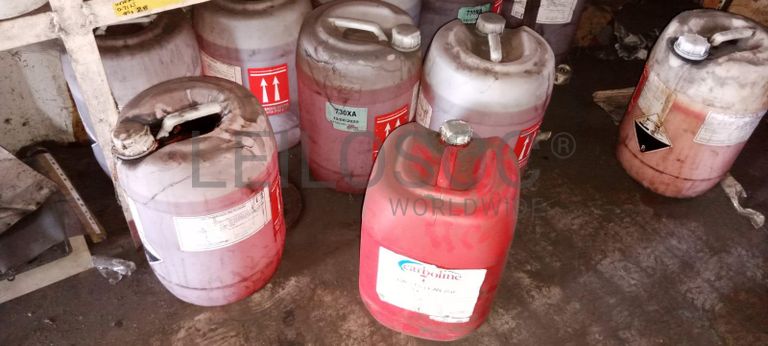 Diversos + Diversos + Rolo de fita + Diversos + Papel higiénico + Diversos + Diversos + Diversos + Diversos + Diversos + Tinta dulux + Diversos + Placas de sinalização + Contentor de 40P ·