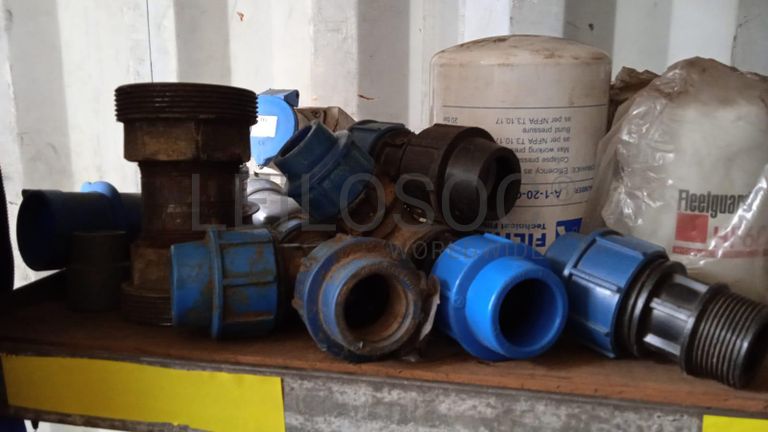 Diversos + Diversos + Gerador + Diversos + Diversos + Diversos + Diversos + Diversos + Máquina de lichar + Cimento cola + Contentor de 40P ·