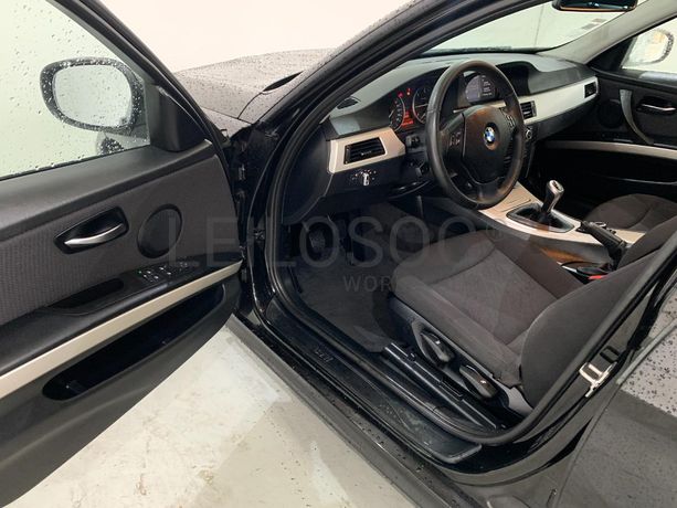 BMW 318D Touring · Ano 2012