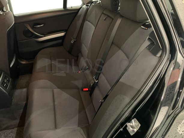 BMW 318D Touring · Ano 2012