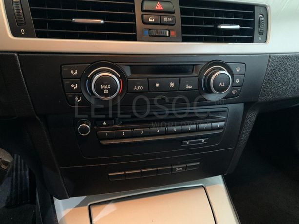 BMW 318D Touring · Ano 2012