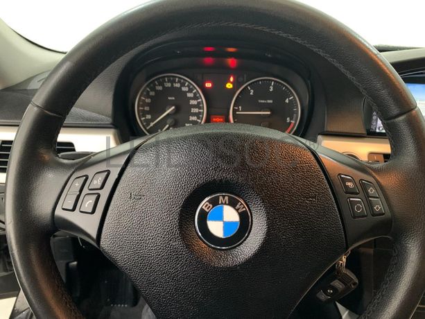 BMW 318D Touring · Ano 2012