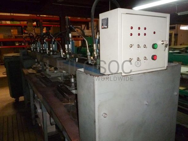 Máquina de moldar pratos