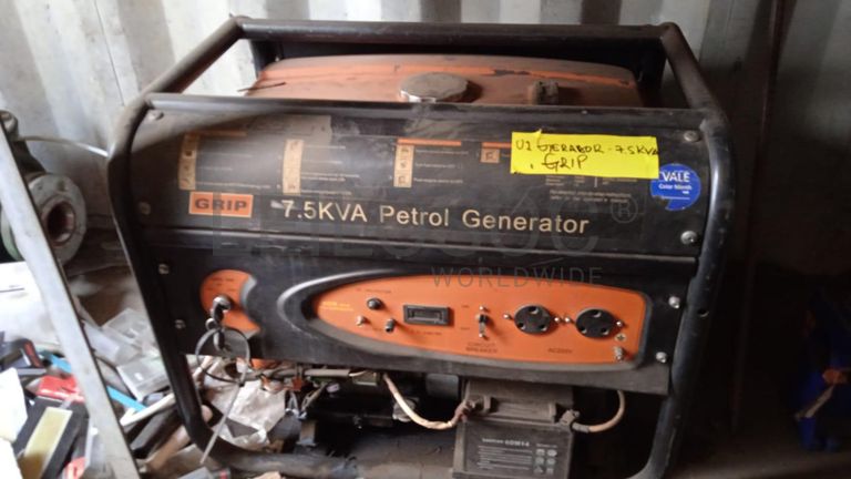 Diversos + Diversos + Gerador + Diversos + Diversos + Diversos + Diversos + Diversos + Máquina de lichar + Cimento cola + Contentor de 40P ·