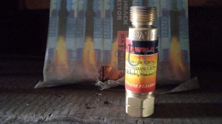 Diversos + Diversos + Gerador + Diversos + Diversos + Diversos + Diversos + Diversos + Máquina de lichar + Cimento cola + Contentor de 40P ·