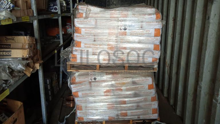 Diversos + Diversos + Gerador + Diversos + Diversos + Diversos + Diversos + Diversos + Máquina de lichar + Cimento cola + Contentor de 40P ·