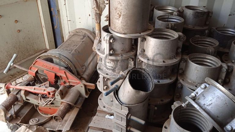 Máquina para fazer rosca + Diversos + Bomba de água + Motores + Diversos + Diversos + Bombas de água + Diversos + Diversos + Compressor de ar + Compressor de ar + Compactadora Turner Morris + Compressor de ar + Compressor Oceanos + Contentor de 40P ·