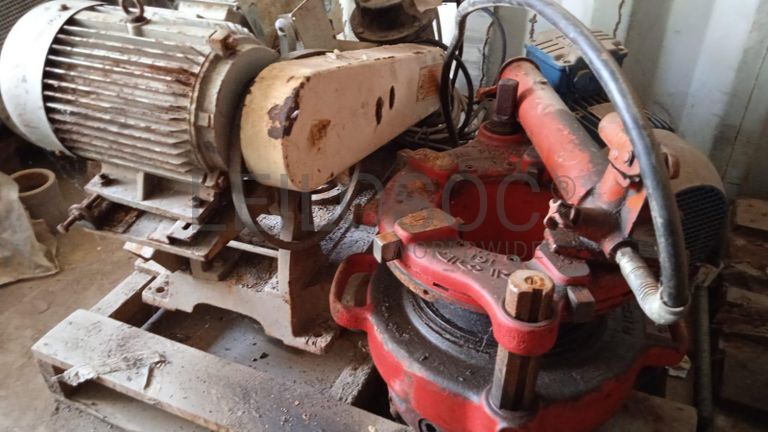 Máquina para fazer rosca + Diversos + Bomba de água + Motores + Diversos + Diversos + Bombas de água + Diversos + Diversos + Compressor de ar + Compressor de ar + Compactadora Turner Morris + Compressor de ar + Compressor Oceanos + Contentor de 40P ·