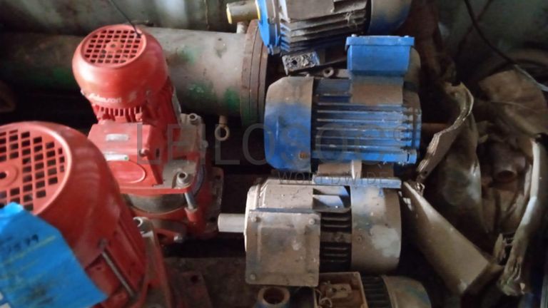 Máquina para fazer rosca + Diversos + Bomba de água + Motores + Diversos + Diversos + Bombas de água + Diversos + Diversos + Compressor de ar + Compressor de ar + Compactadora Turner Morris + Compressor de ar + Compressor Oceanos + Contentor de 40P ·