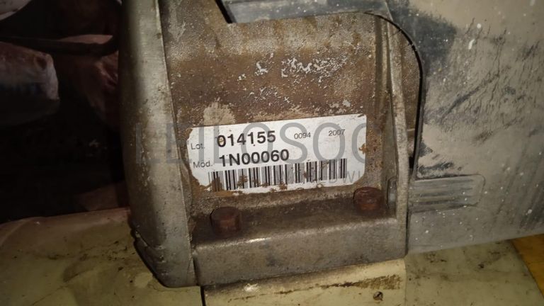 Máquina para fazer rosca + Diversos + Bomba de água + Motores + Diversos + Diversos + Bombas de água + Diversos + Diversos + Compressor de ar + Compressor de ar + Compactadora Turner Morris + Compressor de ar + Compressor Oceanos + Contentor de 40P ·