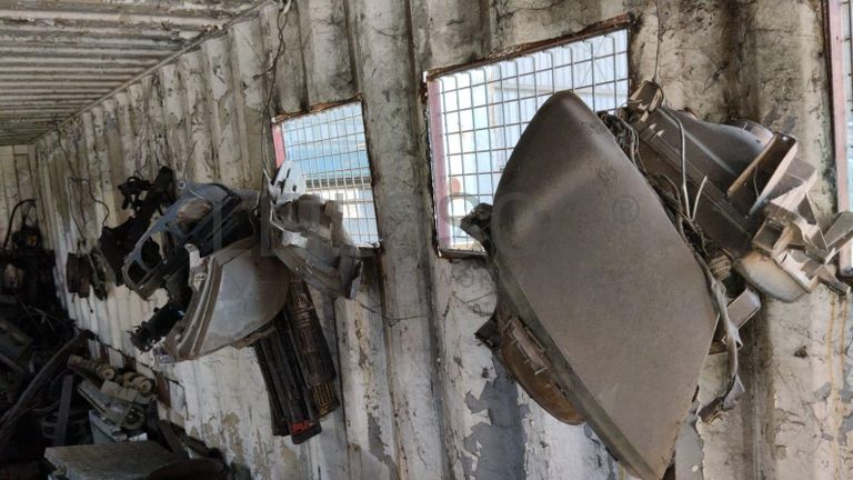 Máquinas teste da carga + Radiadores + Motor + Caixa de velocidade + Veios de transmissão, + Diversos + Contentor de 40P ·