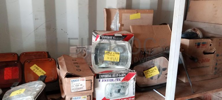 Máquina de desmontar pneus + Máquina pressão + Diversos + Diversos + Diversos + Diversos ·