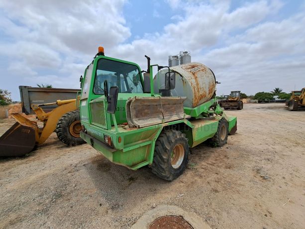 Autobetoneira Merlo DBM 3500EV