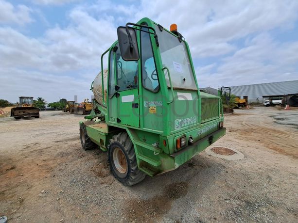 Autobetoneira Merlo DBM 3500EV