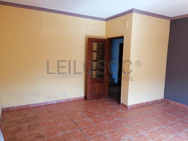 Moradia V3 c/ 2 Lugares de Garagem · Charneca da Caparica, Almada