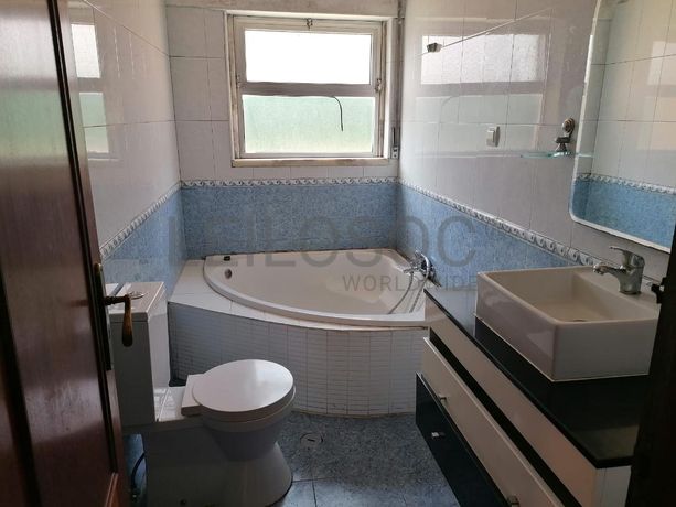 Moradia V3 c/ 2 Lugares de Garagem · Charneca da Caparica, Almada