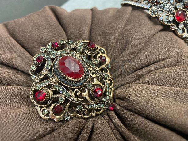 Brincos + Alfinete + Brincos + Pulseira