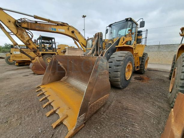 Pá Carregadoras de Pneus VOLVO ·