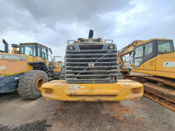 Pá Carregadoras de Pneus VOLVO ·