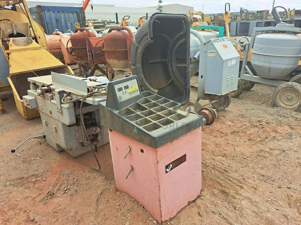 MAQ. DE CALIBRAR PNEUS · Viana