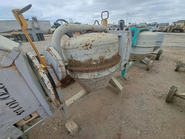 BETONEIRA ELÉCTRICA · Viana