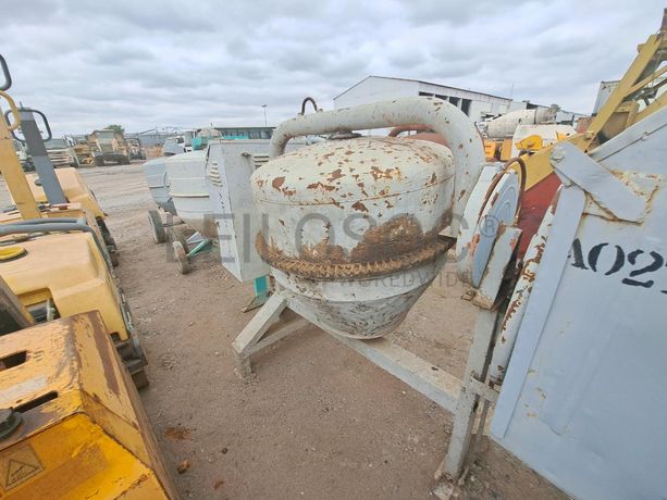 BETONEIRA ELÉCTRICA · Viana