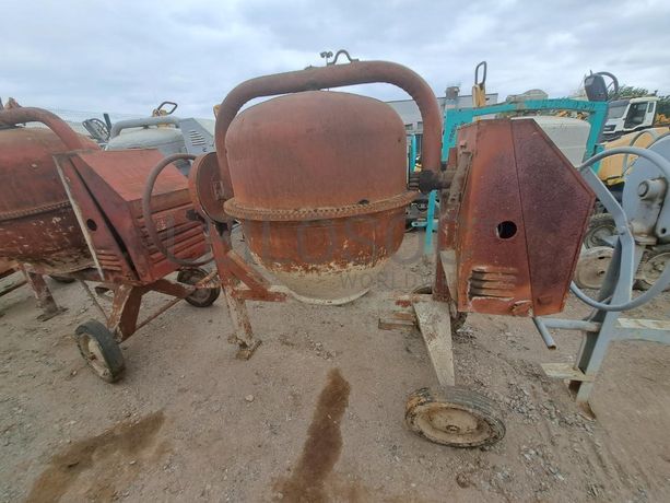 BETONEIRA DIESEL · Viana