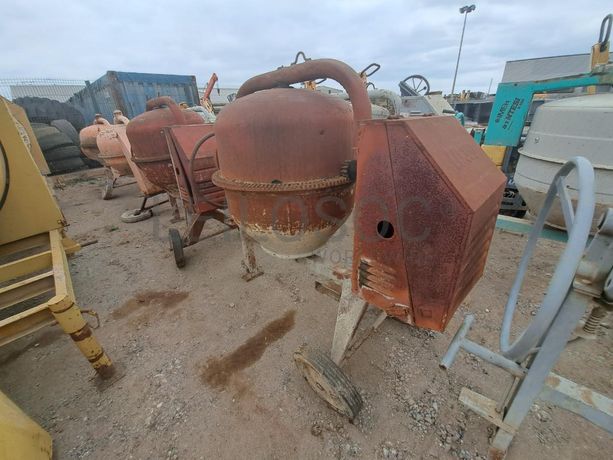 BETONEIRA DIESEL · Viana