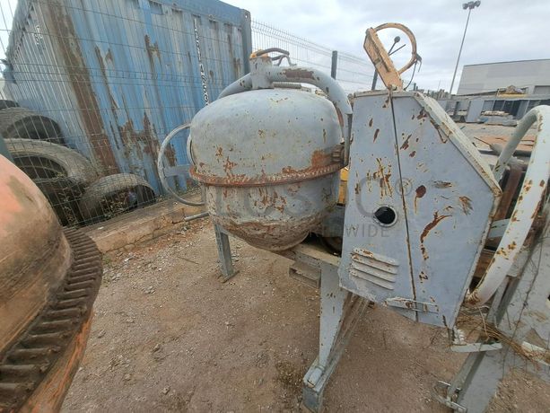 BETONEIRA DIESEL · Viana