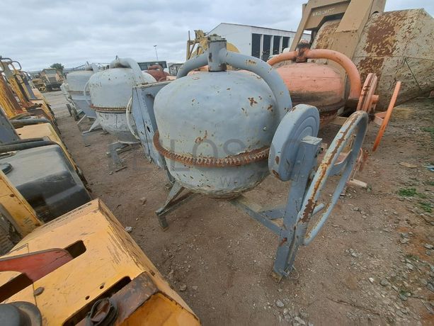 BETONEIRA DIESEL · Viana