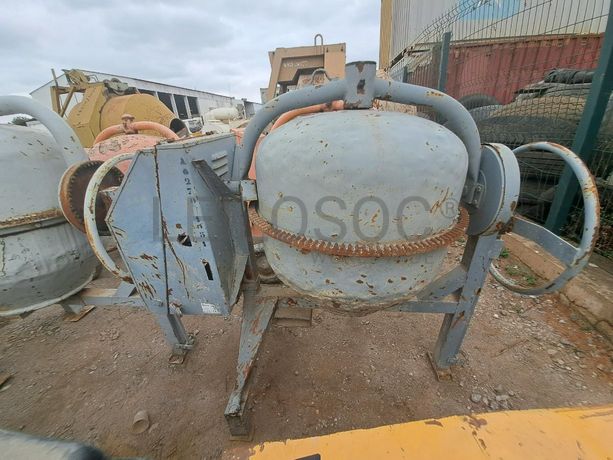 BETONEIRA DIESEL · Viana