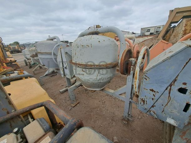 BETONEIRA DIESEL · Viana