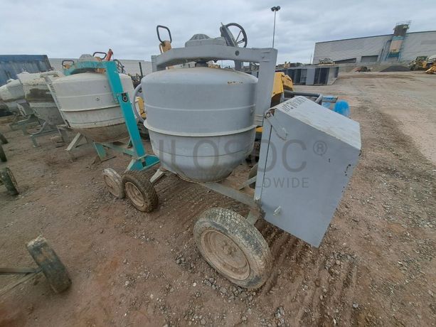 BETONEIRA DIESEL · Viana