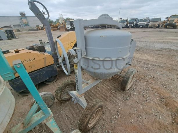 BETONEIRA DIESEL · Viana