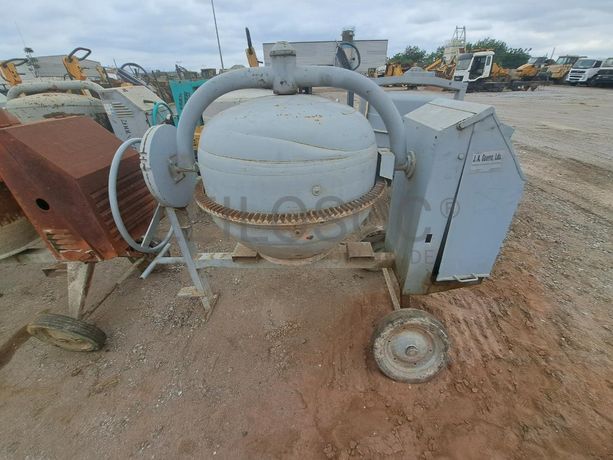 BETONEIRA DIESEL · Viana