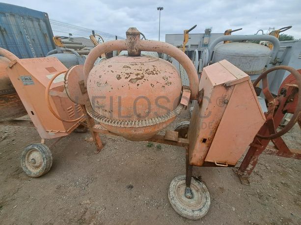 BETONEIRA DIESEL · Viana