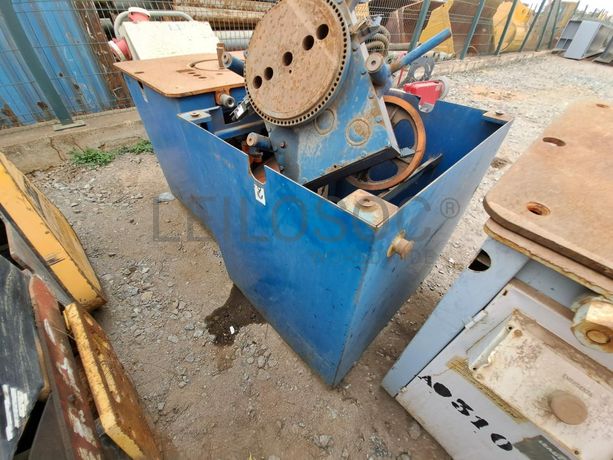 MAQ.MOLDAR FERRO · Viana