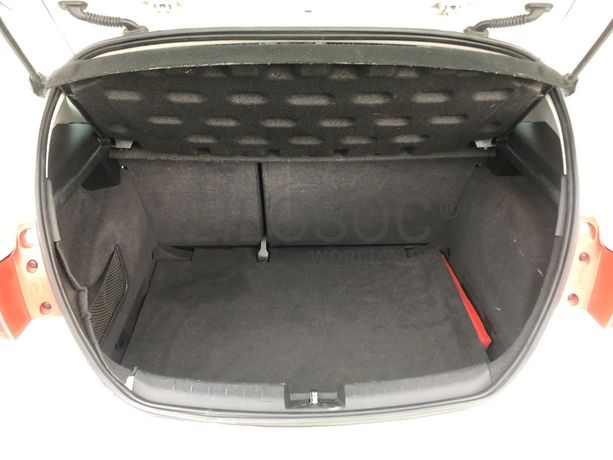 Seat Leon 1.6TDI · Ano 2011