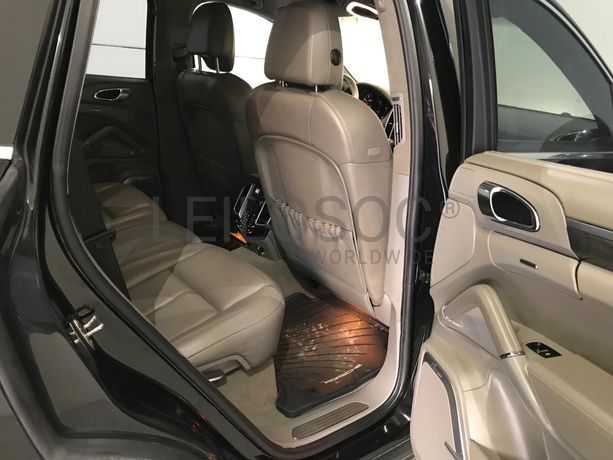 Porsche Cayenne 4.8 Turbo V8 · Ano 2010