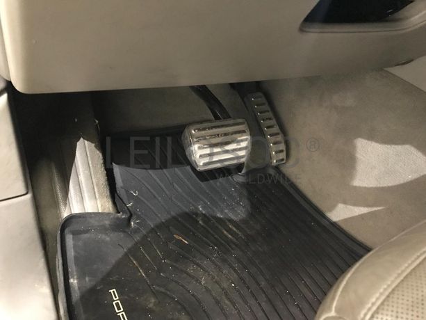 Porsche Cayenne 4.8 Turbo V8 · Ano 2010