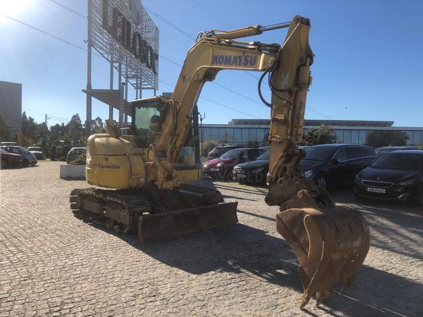 Mini Giratória Komatsu PC88MR-8 ·