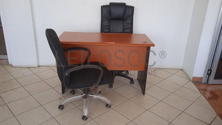 Mobiliário de escritório ·