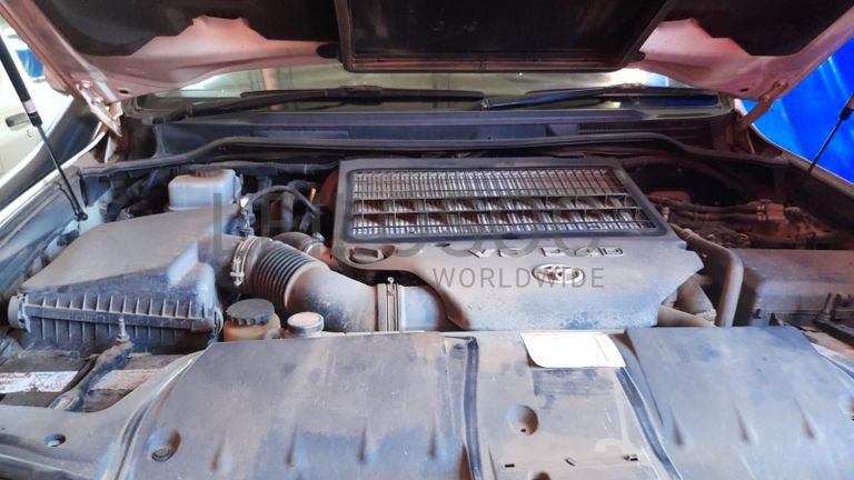 Toyota Land Cruiser ·