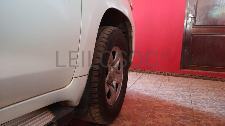 Toyota Land Cruiser ·