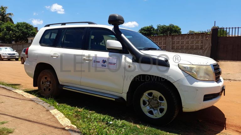 Toyota Land Cruiser ·