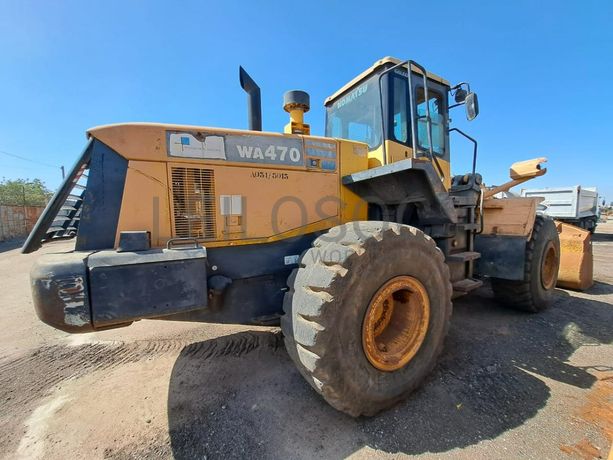 Pá Carregadoras de Pneus KOMATSU · Viana