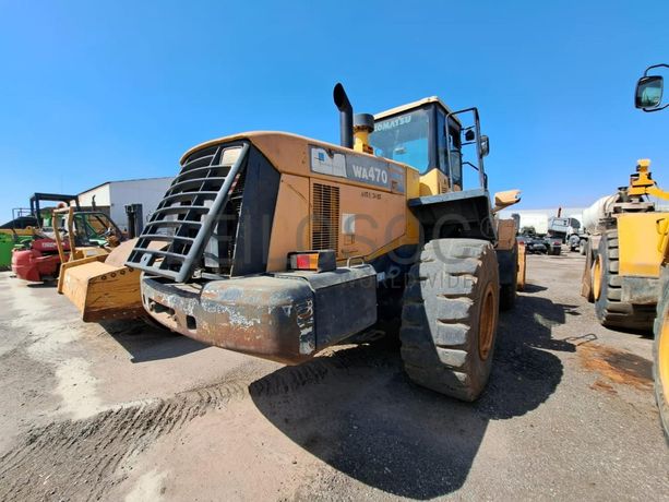 Pá Carregadoras de Pneus KOMATSU · Viana