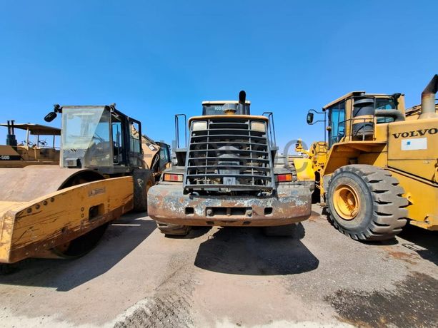 Pá Carregadoras de Pneus KOMATSU · Viana